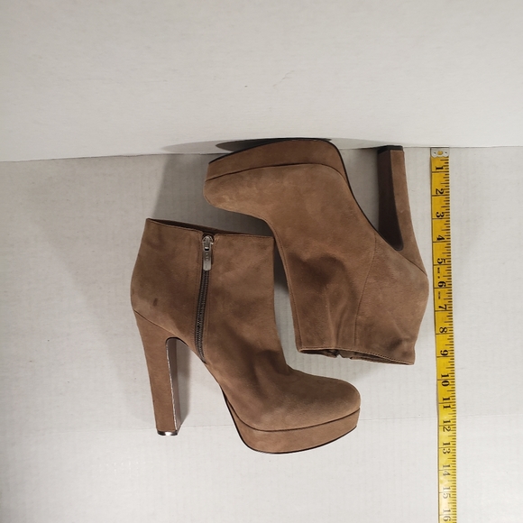 Women's BCBGeneration Joesana 5in Booties - Picture 4 of 6